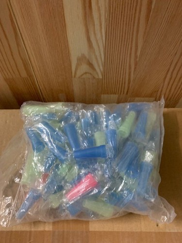 Lot embouts plastiques - lot,